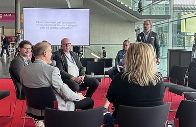 Austausch mit Expert:innen