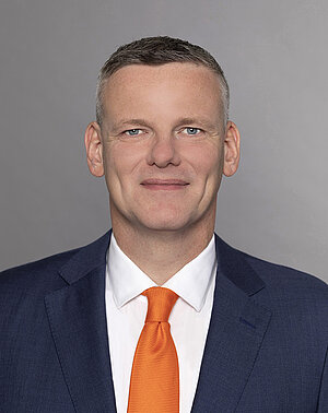 profile picture of Jens-Uwe Heuer-James